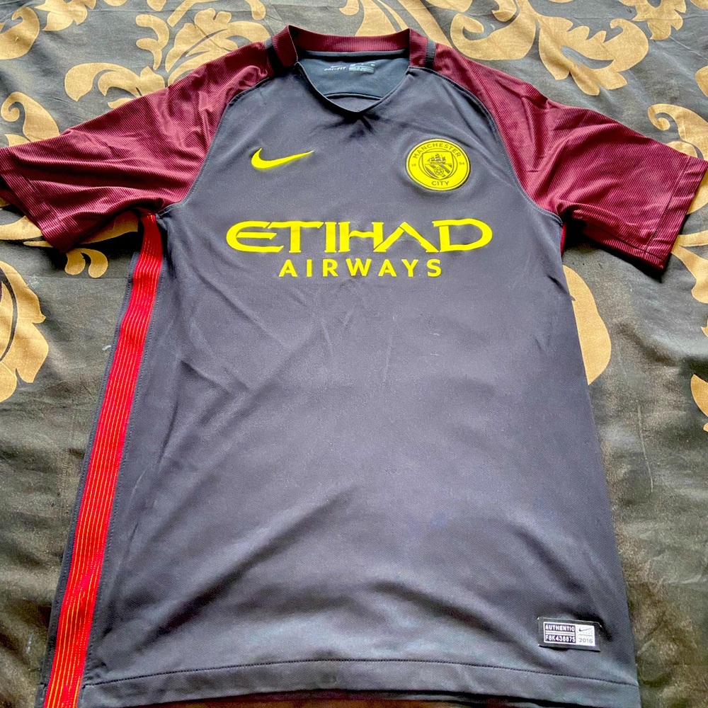 Manchester city 3rd jersey size small